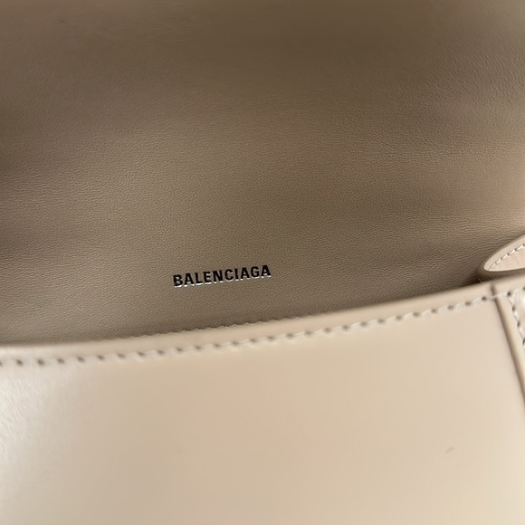 Small Hourglass Bag Light Beige - Picture 3 of 3